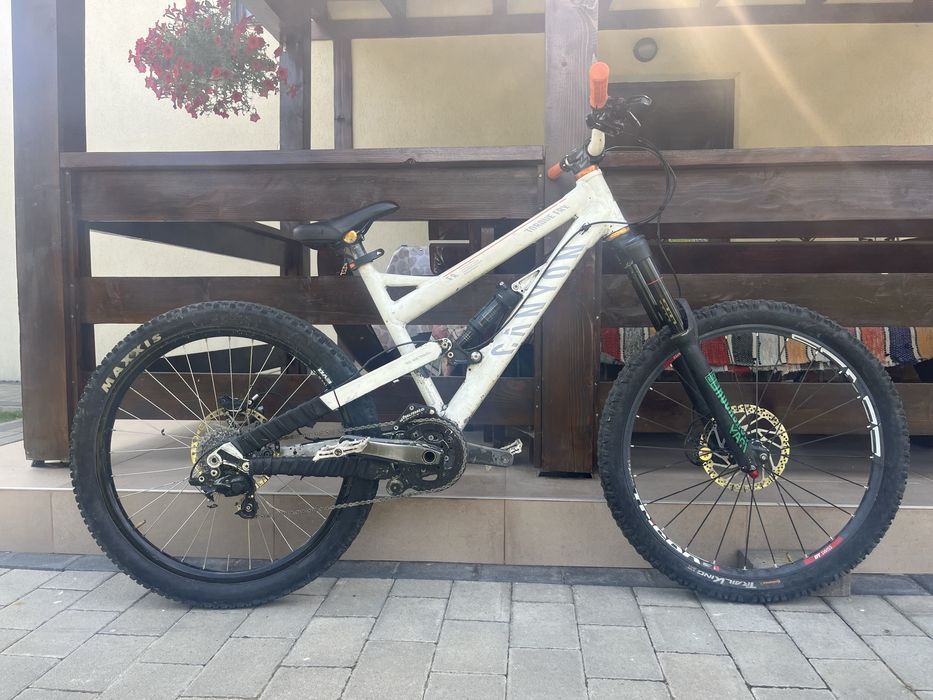 Vand full suspension Canyon Torque