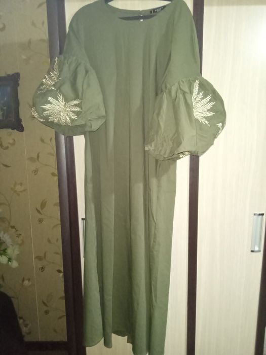 Платье женское. Оливковый цвет.