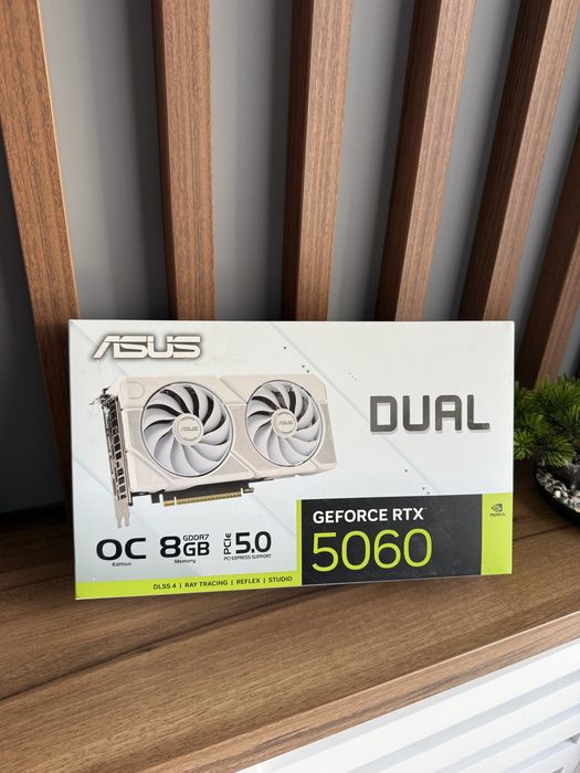 Placa Video Asus Dual RTX 5060 - Noua - Sigilata