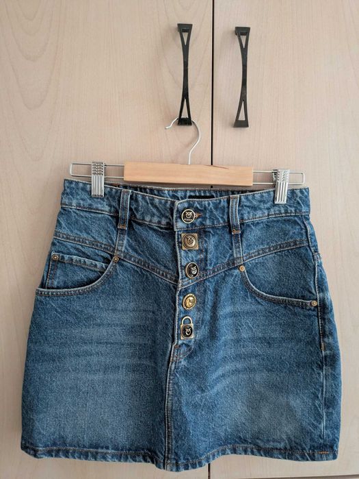Pinko нова дънкова мини пола със златисти копчета, XS-S / DE 34 / FR 36