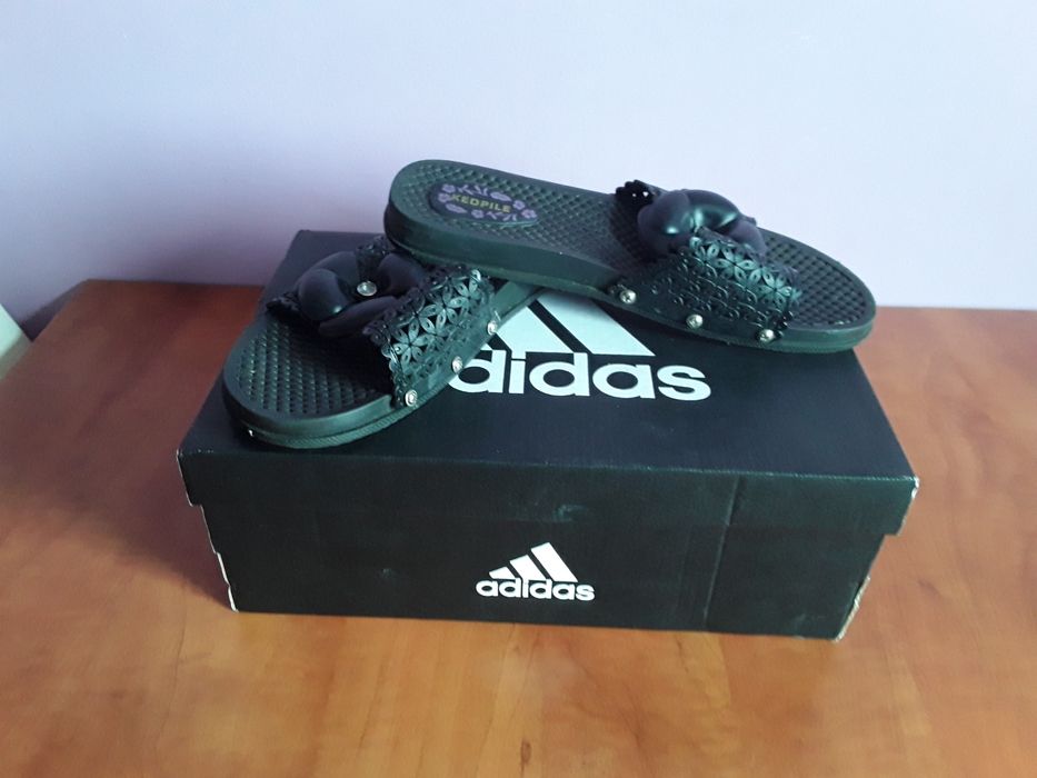 Vând Papucii de Plajă Mărimea 39 Noi