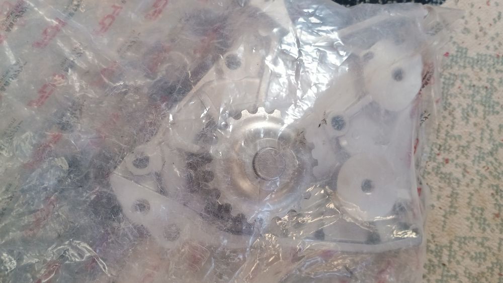 Продам запчасть на Мазда 626