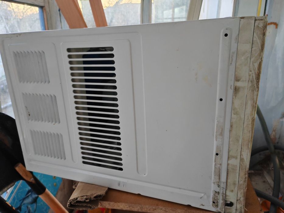 Продам оконный кондиционер midea