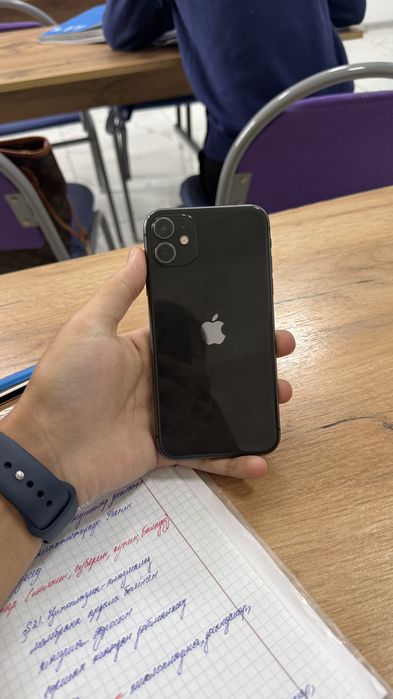 Продам айфон 11 срочно