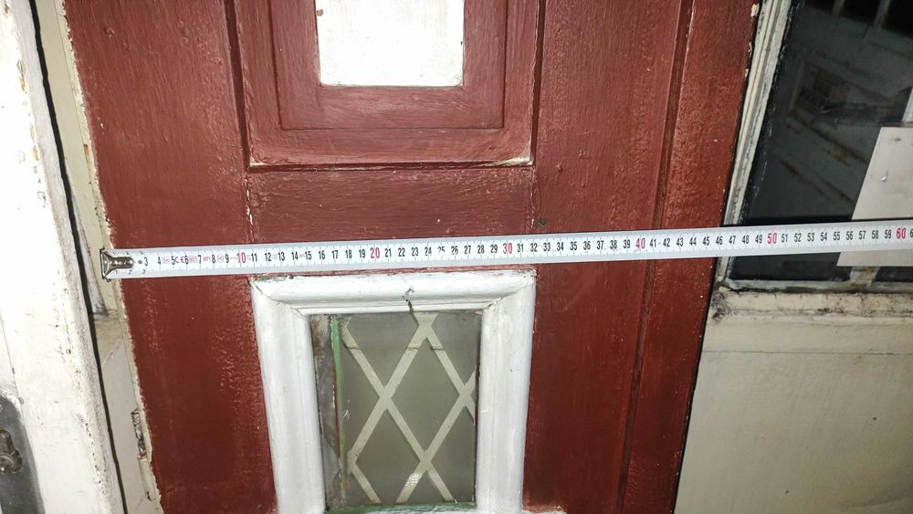 Масивни врати без каса 40лв/бр