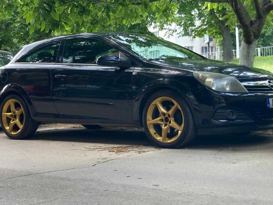 Продава се Opel Astra H GTC 1.9 CDTI – НАПЪЛНО обслужена!