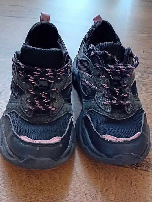 Adidasi fete marimea 34