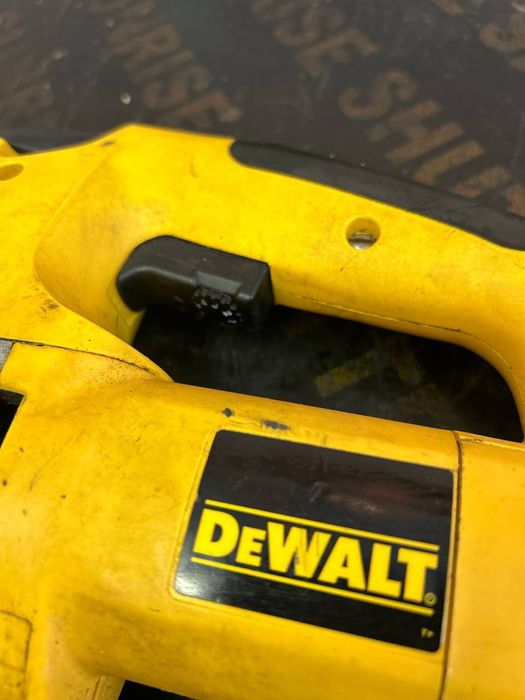Зеге DEWALT перфектно състояние внос от Англия на 220 волта
