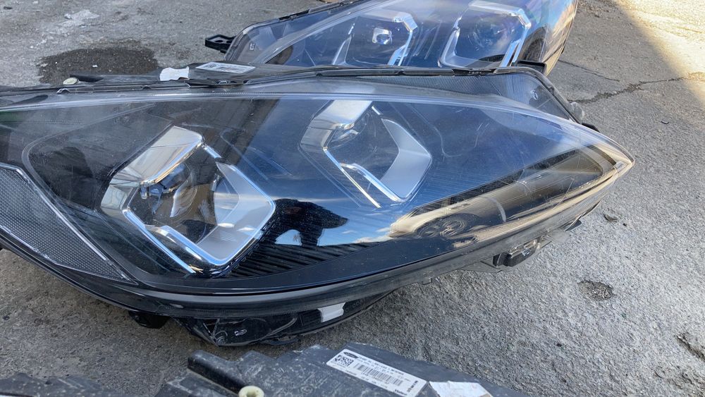 Far faruri Ford Kuga 3 mk3  2020 , 2021 , 2022 far Stanga dreapta
