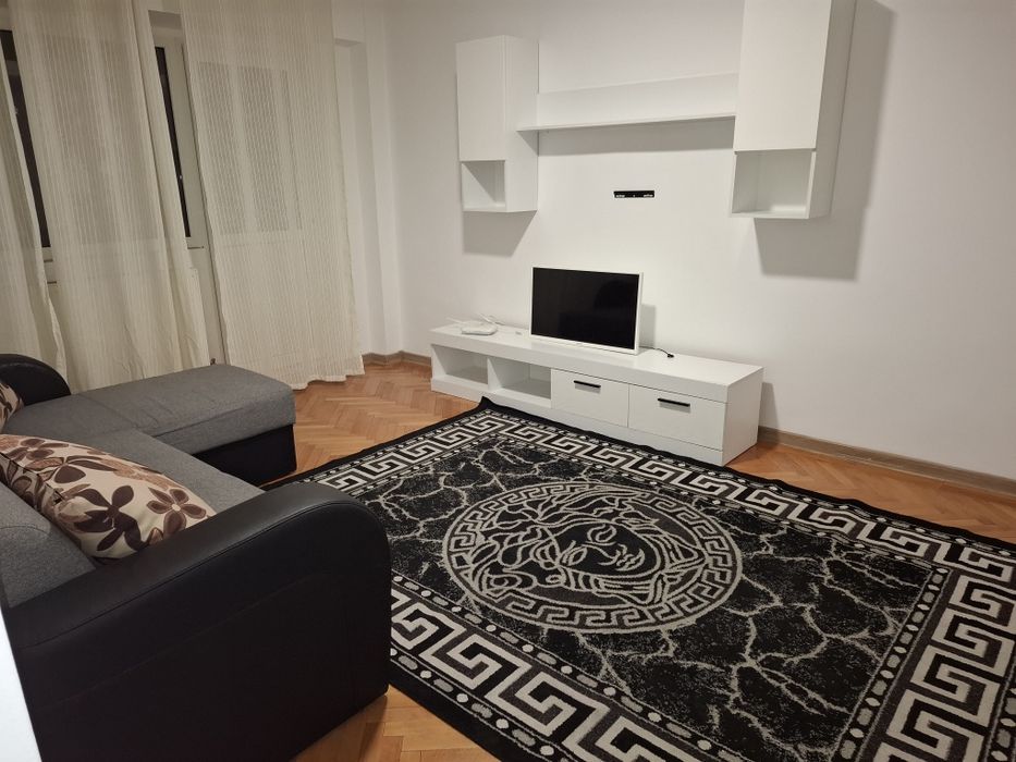 Inchiriez apartament 2 cam