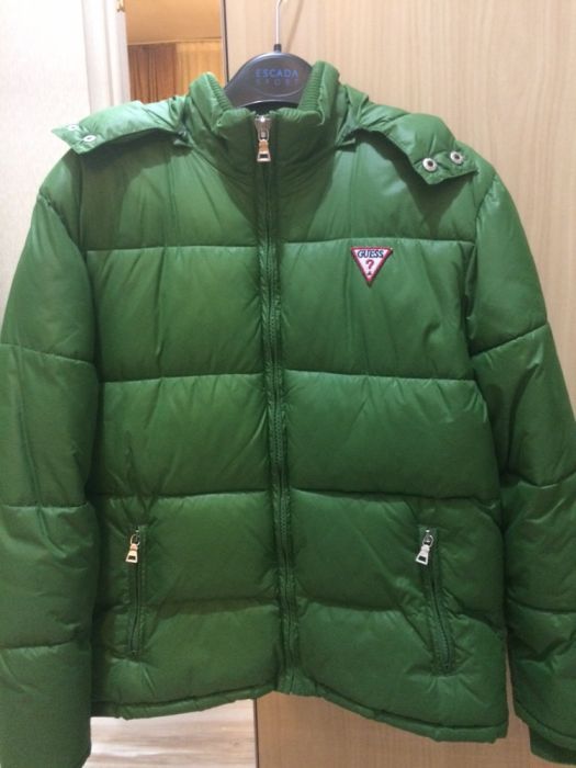 Продам куртку GUESS