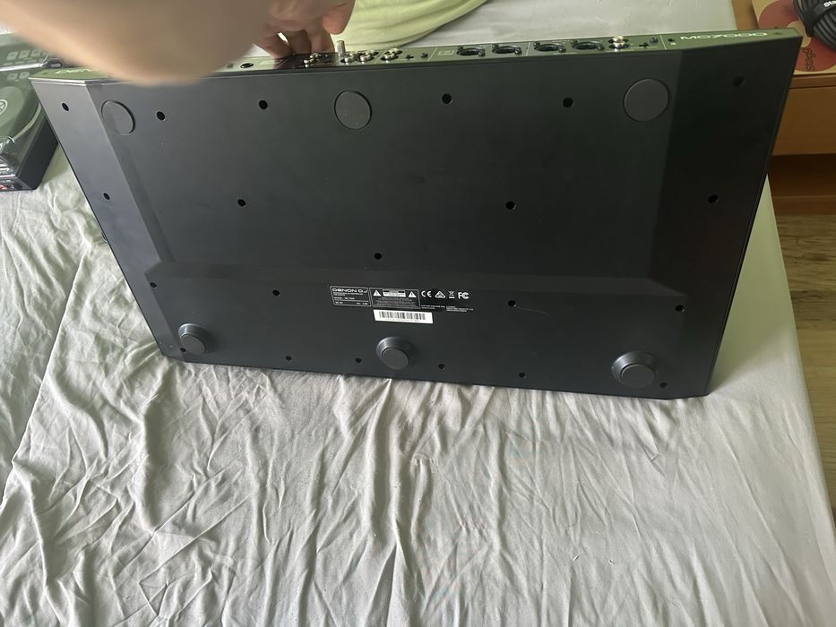 Denon DJ MC7000  Конзола - Контролер+ Оригинален MAGMA Flight Case с поставка за лаптоп