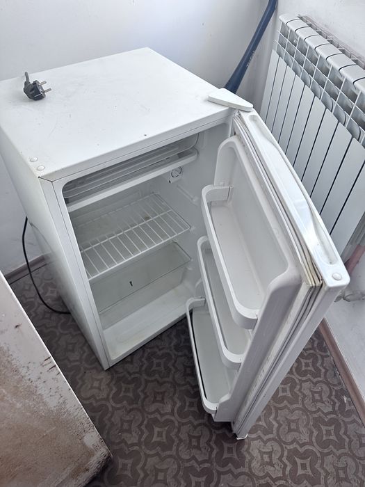 Холодильник продается