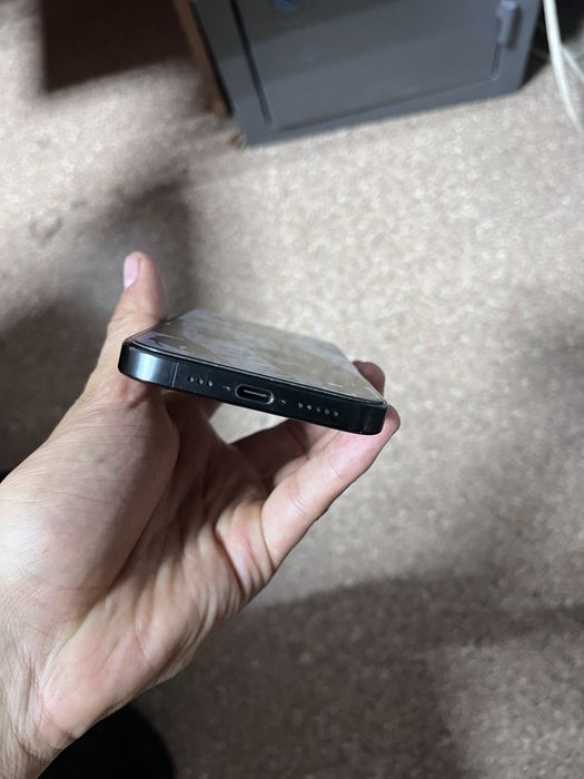 Продам iphone 15 pro 256gb