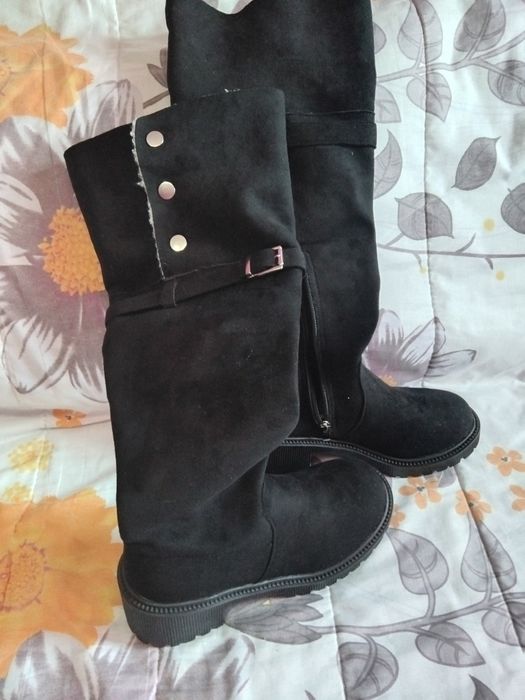 Дамски чисто нови ботуши велур 39