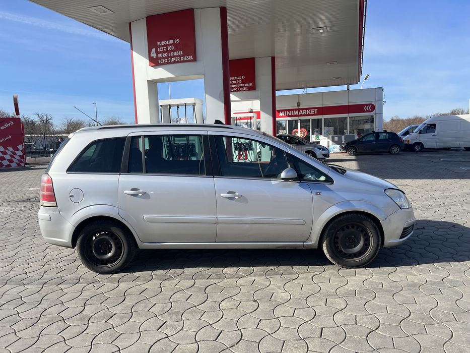 Dezmembrez opel zafira b