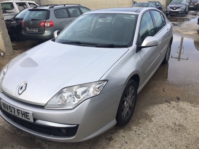 Dezmembrez Renault Laguna 3 2.0DCI