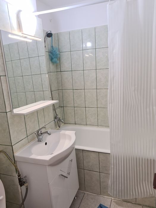 Închiriez garsoniera zona Market Supeco Titan Str Postavarului