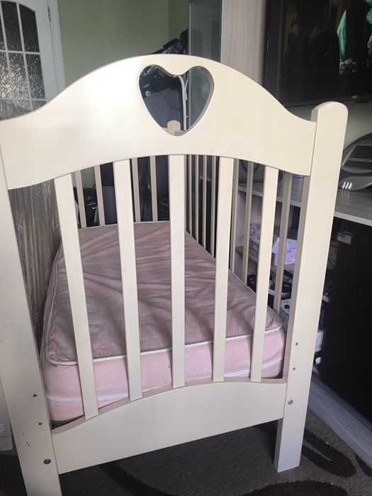 Кроватка детская с матрасом