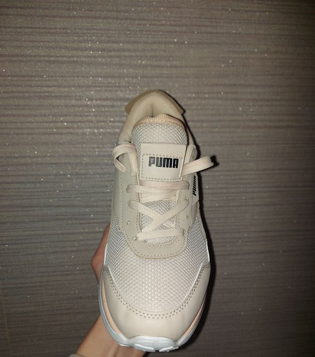 Кроссовки женские новые