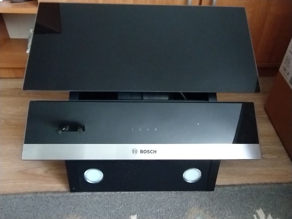 Vând Hota Bosch DWK065G60