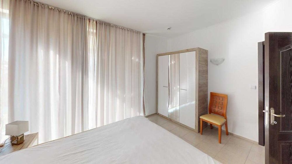 Просторен тристаен апартамент в к-с „Bay View Villas“