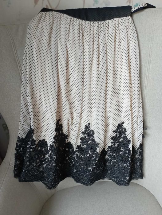 Rochie Guara, mărimea 38, negru/bej cu buline, mătase și dantelă