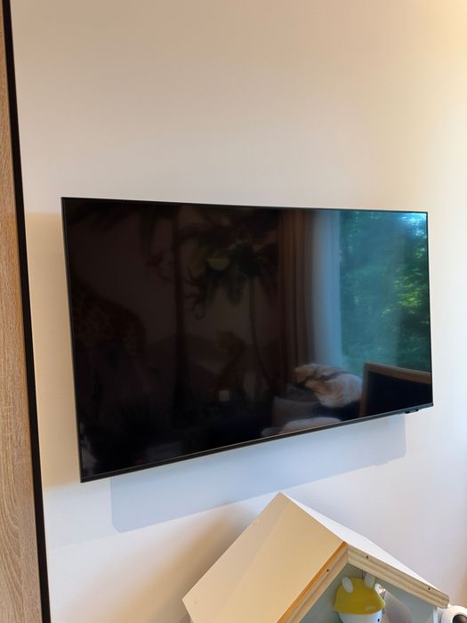 Televizor Samsung 43Q60A, 108 cm, Smart, 4K Ultra HD, QLED - excelent