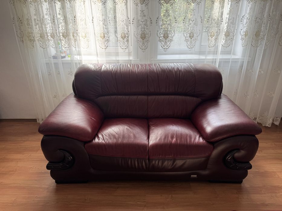 Продам мягкий кожаный уголок.