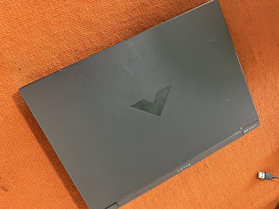 HP Victus core i5