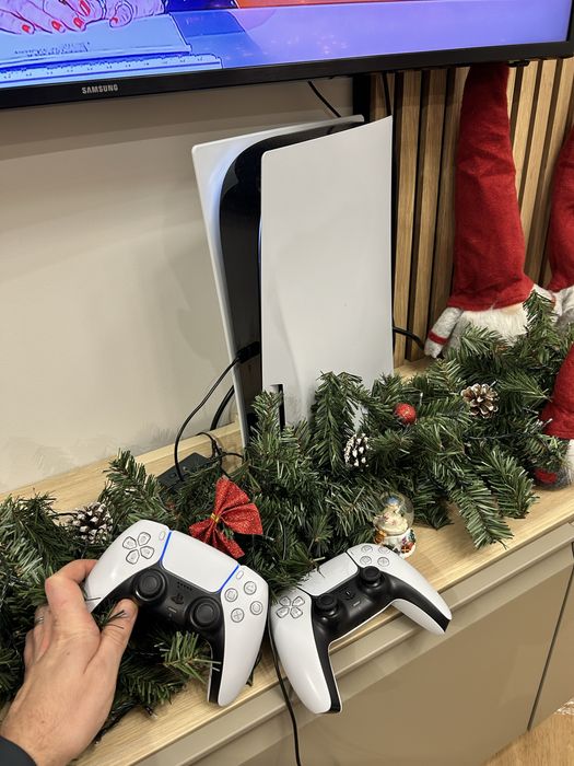 Ps5 disk edition 1tb + 2 joystickuri (2 “manete”)