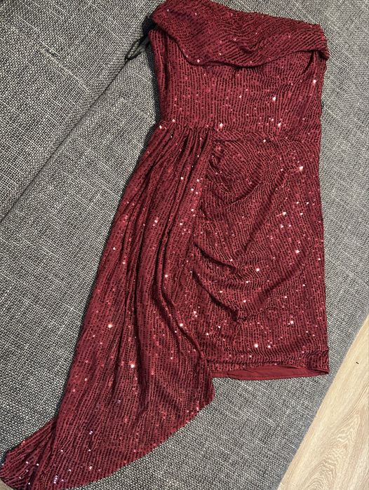 Rochie nouă nepurtată roșie