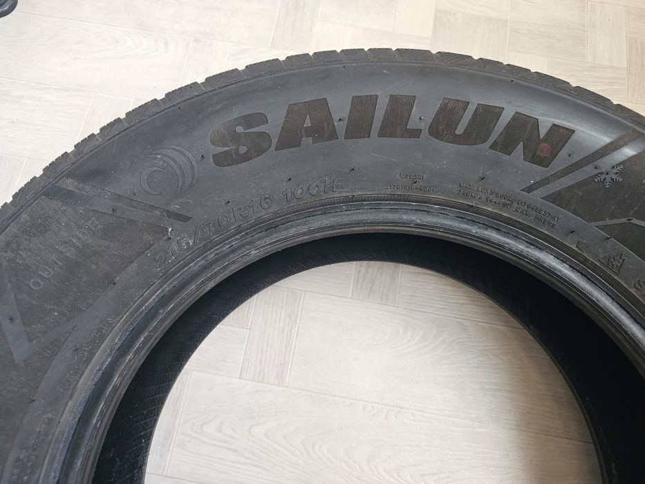 Зимние шины 215/70/16