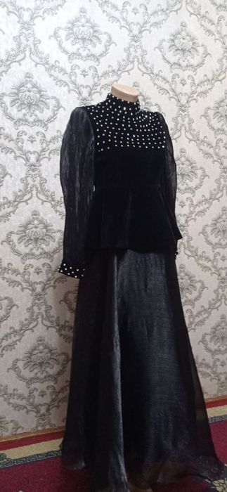 Вечернее платье  носили всего лишь 2 раза как новое