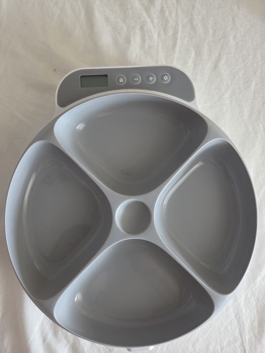 Hrănitor automat ROJECO pentru pisici/câini mici, 4 mese, timer