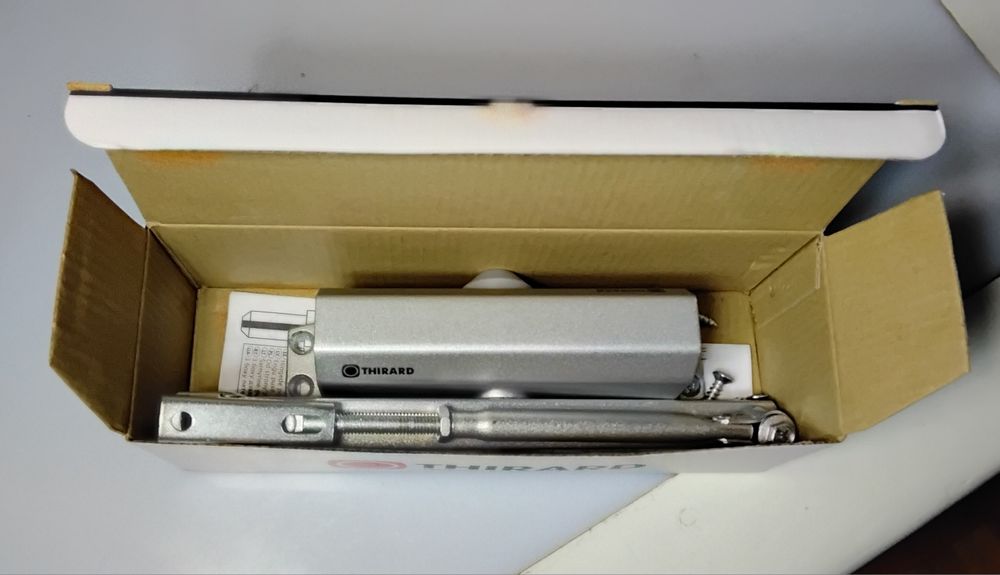 Френски автомат за врата THIRARD  до 60кг.  НОВ