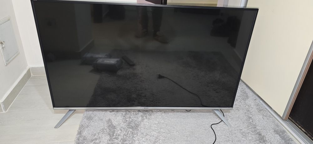 LCD Sharp, modelul LC-49SFE7451E
D