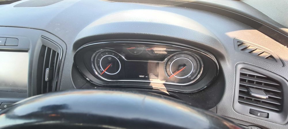 Opel insignia, на части.