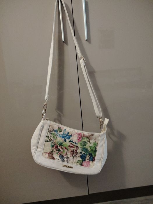 Дамска чанта флорални мотиви
