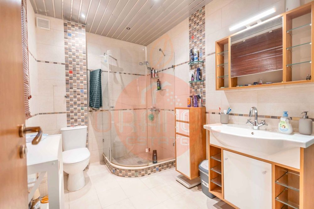 Продава се Четиристаен апартамент в София, Витоша - 140 кв.м за 1822 €/кв.м - Снимка #11