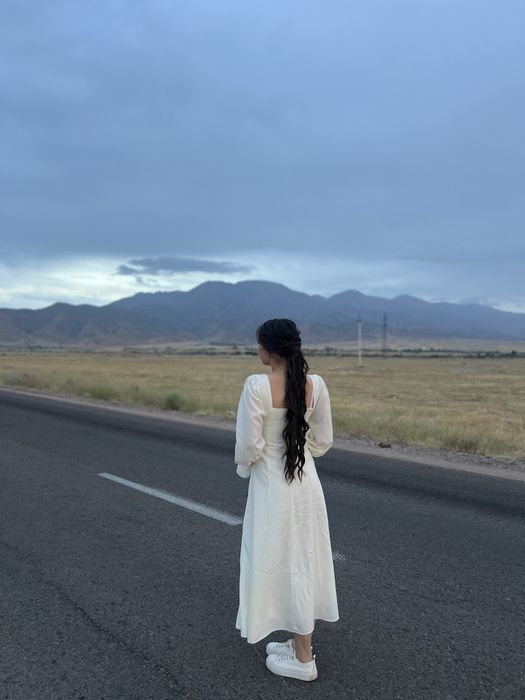 Платье Lichi, S подойдет на М