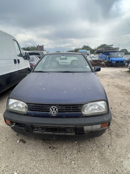 Golf 3 1.6 НА ЧАСТИ