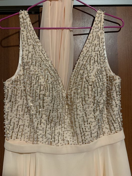 Вечернее платье персикового цвета