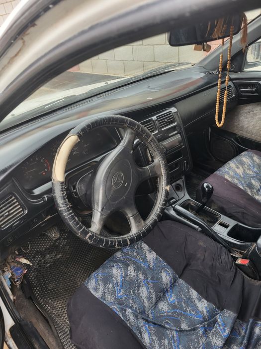 Тойота карина 94ж 1.8