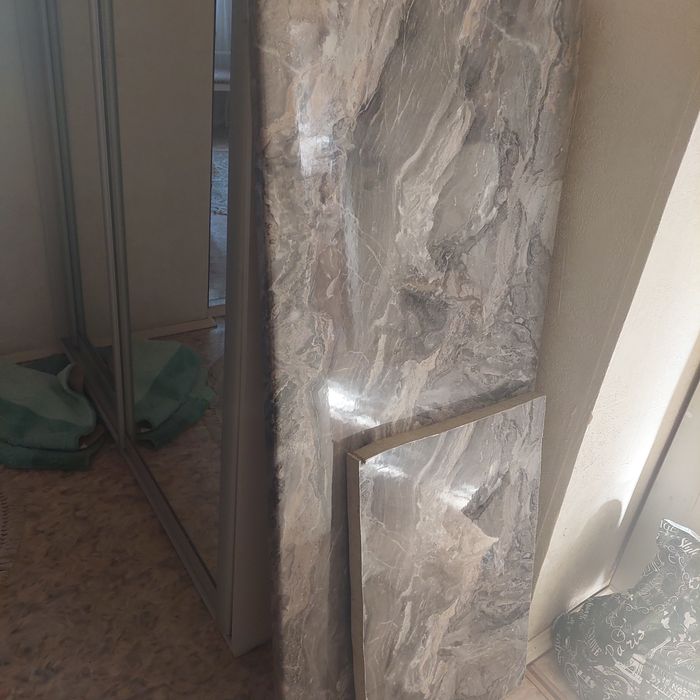 Продам столешницу 1, 43  и еще кусок примерно 70×70, , все за 10 тысяч