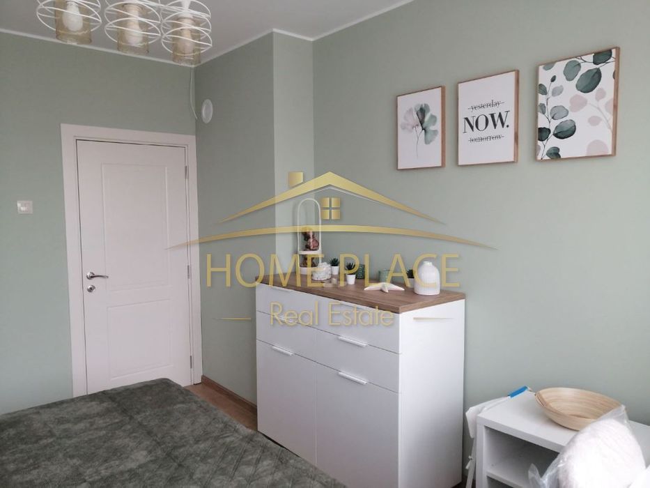 Тристаен апартамент, тухла, старо строителство – след основен ремонт,