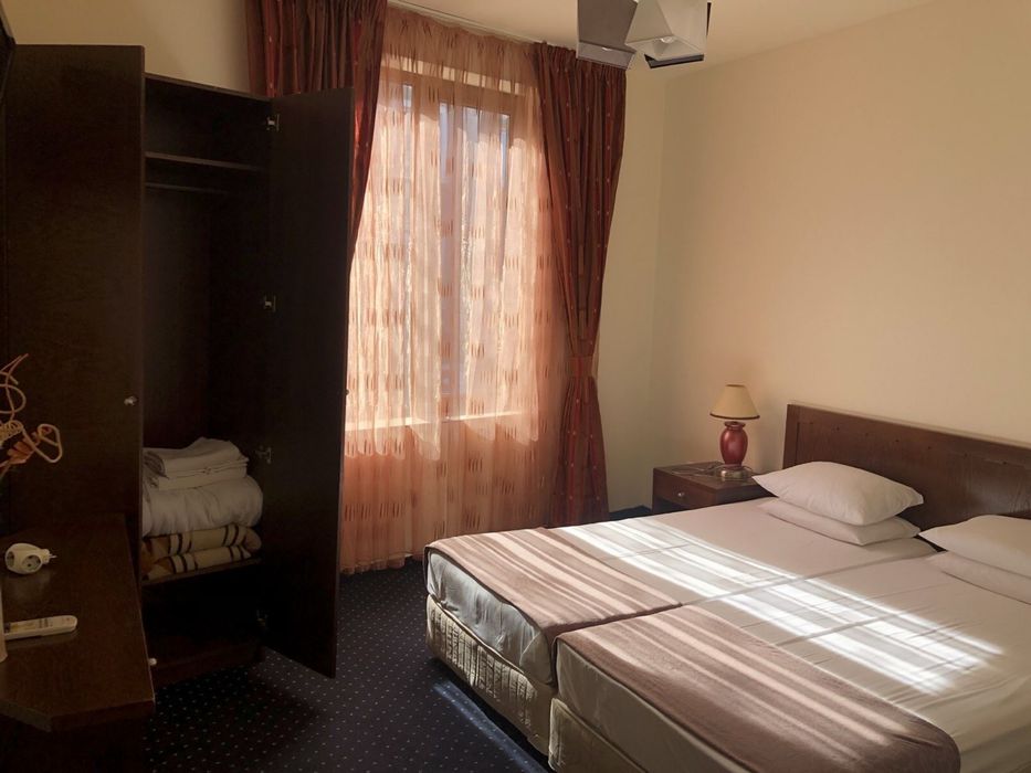 Дава се под наем Тристаен апартамент в Шумен, Томбул джамия - 70 кв.м за 331.5 € - Снимка #2