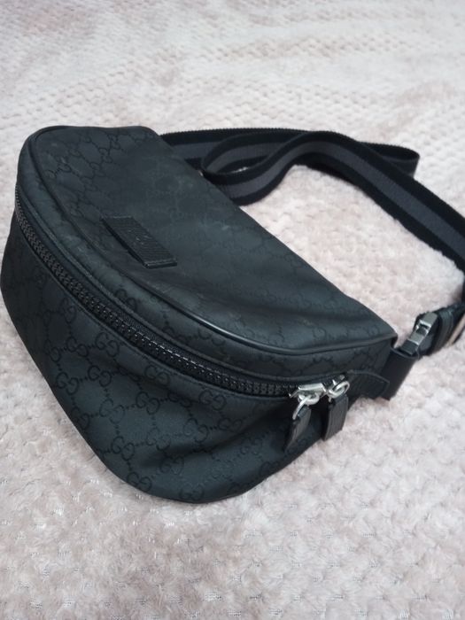 Borsetă Gucci Neagră