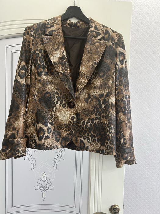 Продаю пиджак женский