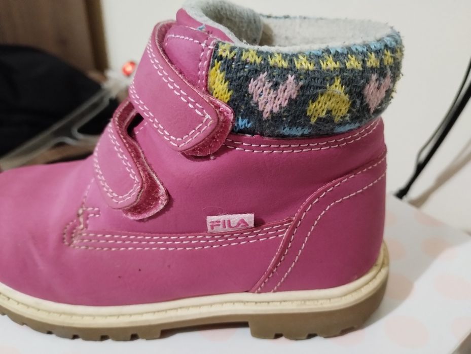 Продавам детски боти за момиче Fila- 25н.